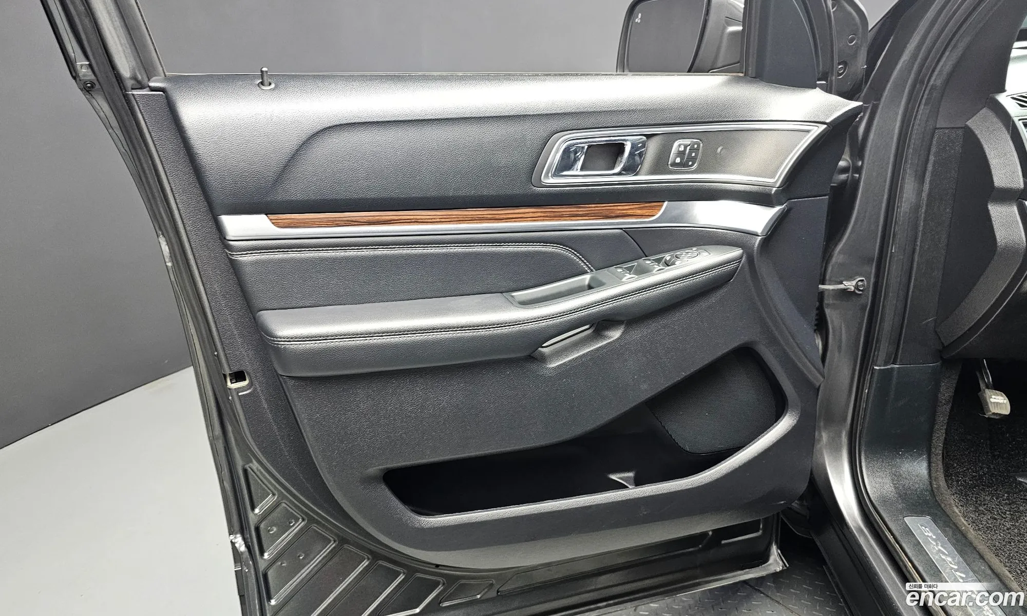 Ford Explorer 2019 1FM5K8FH5KGA56064 — 29