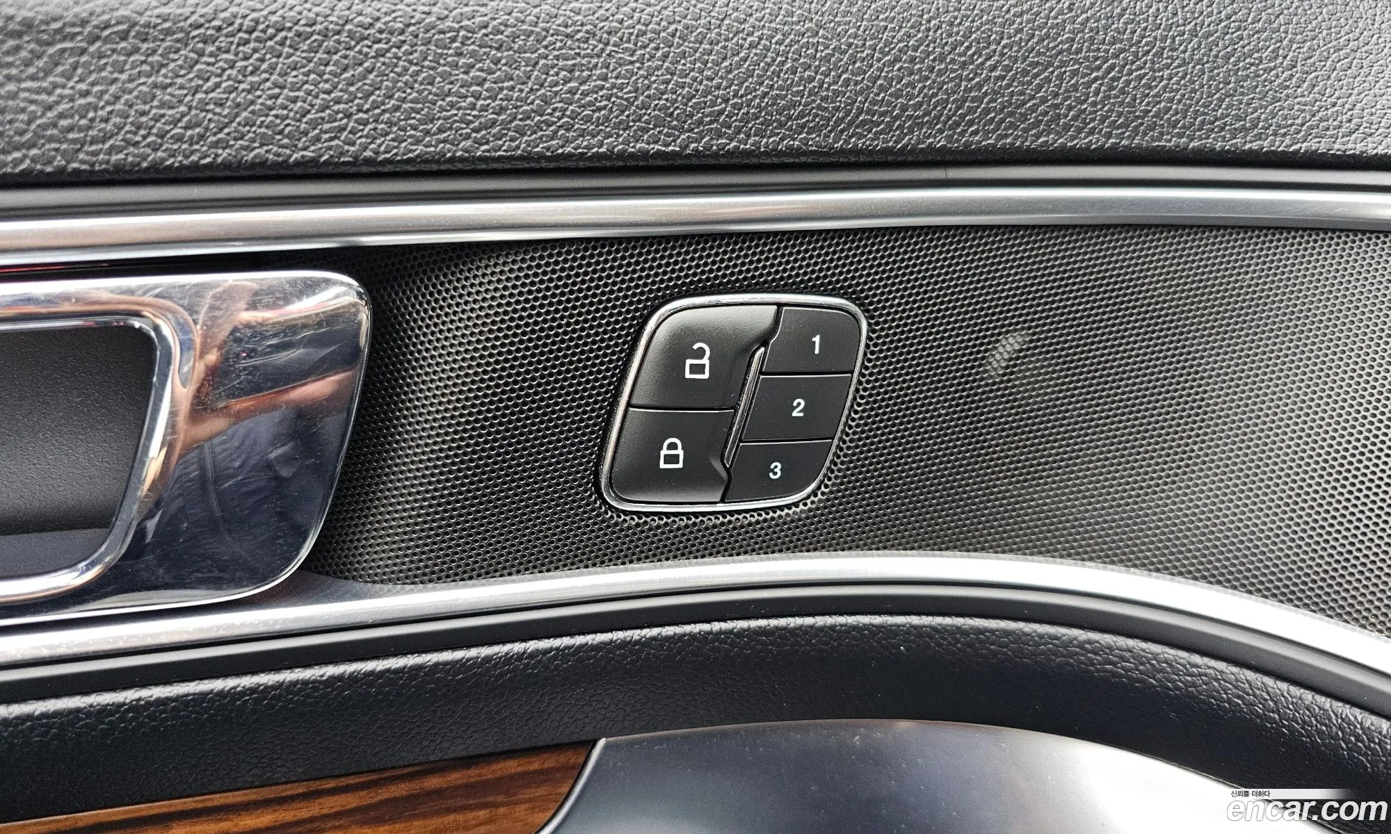 Ford Explorer 2019 1FM5K8FH5KGA56064 — 31