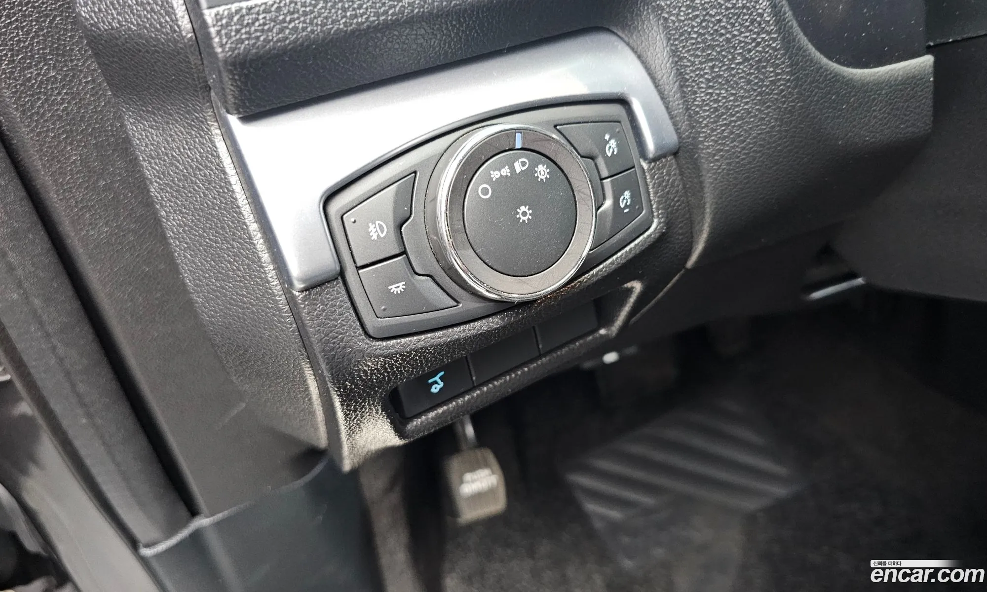 Ford Explorer 2019 1FM5K8FH5KGA56064 — 3