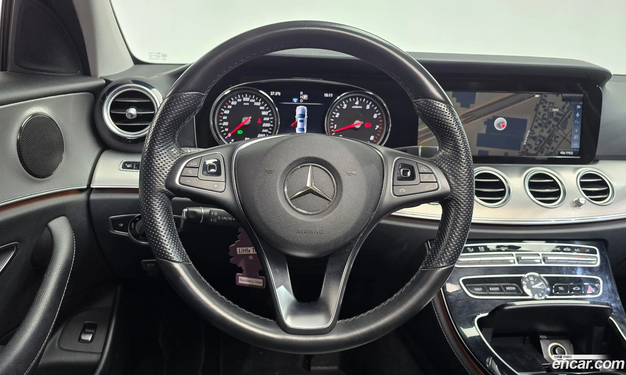 Mercedes-Benz E-Class W213 2016 WDDZF4CB4HA115254 — 12