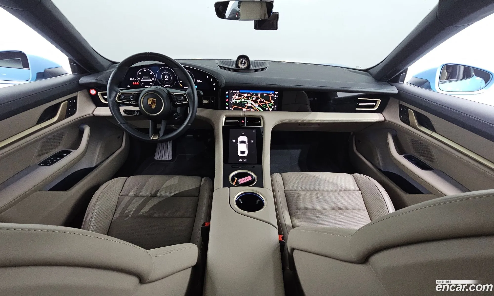 Porsche Taycan 2023 — 17