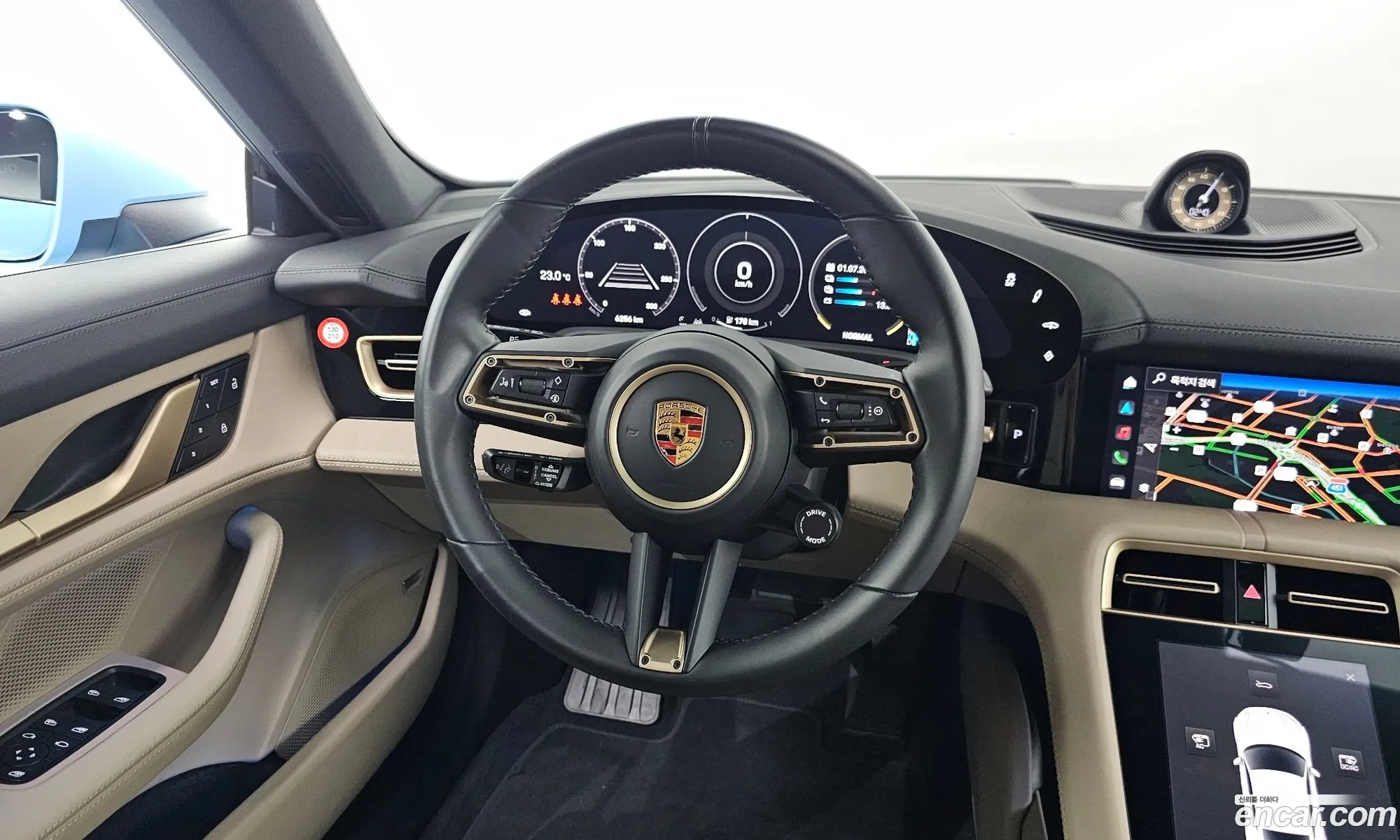 Porsche Taycan 2023 — 18