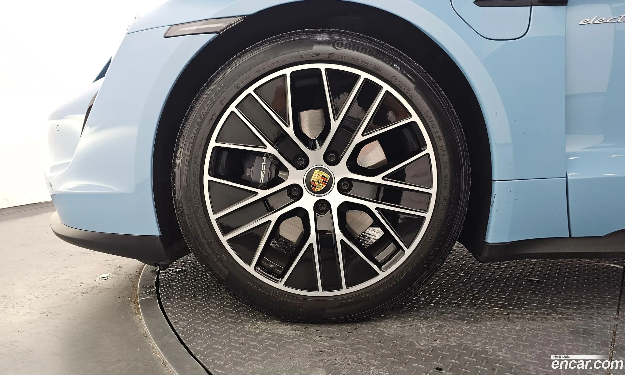 Porsche Taycan 2023 — 4