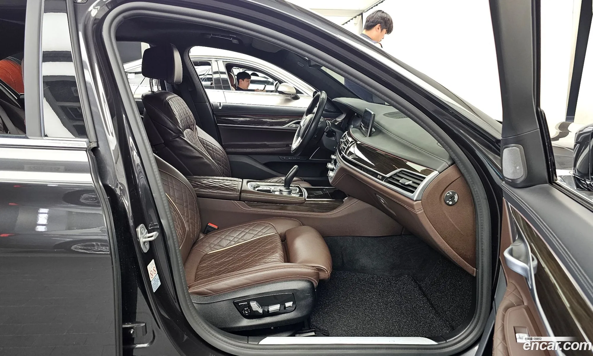 BMW 7 Series 2020 WBA7B8103MCF16475 — 8