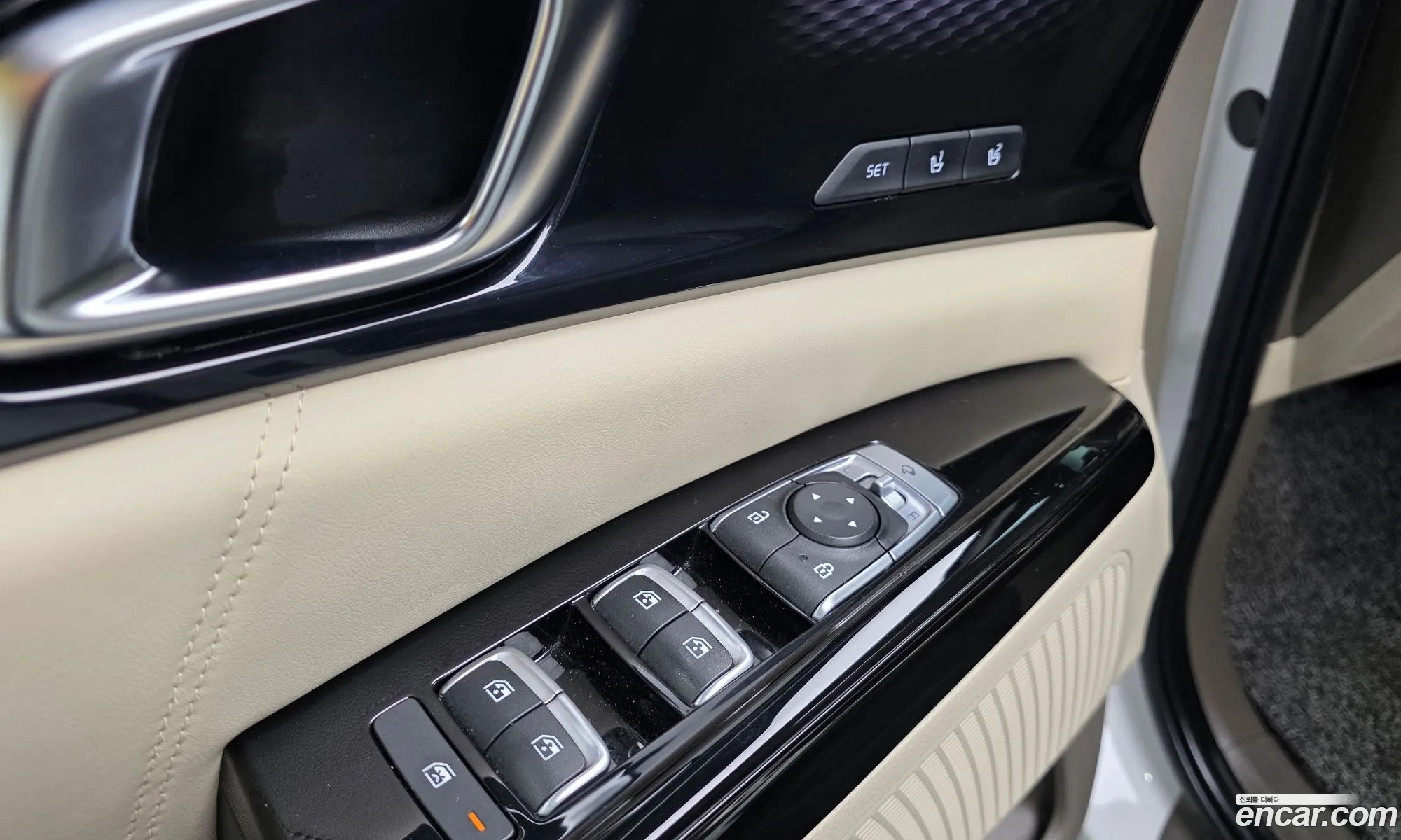Kia Carnival 2020 KNANE81BBMS029854 — 28