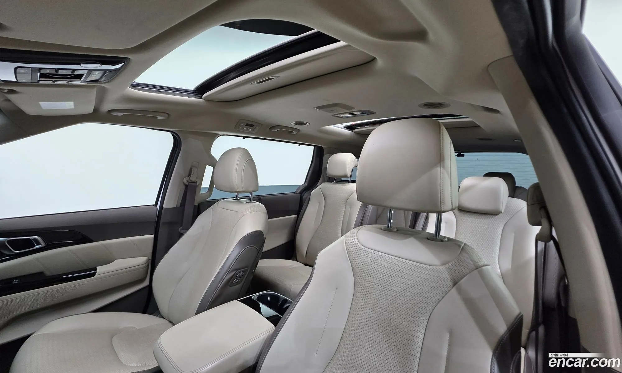 Kia Carnival 2020 KNANE81BBMS029854 — 19