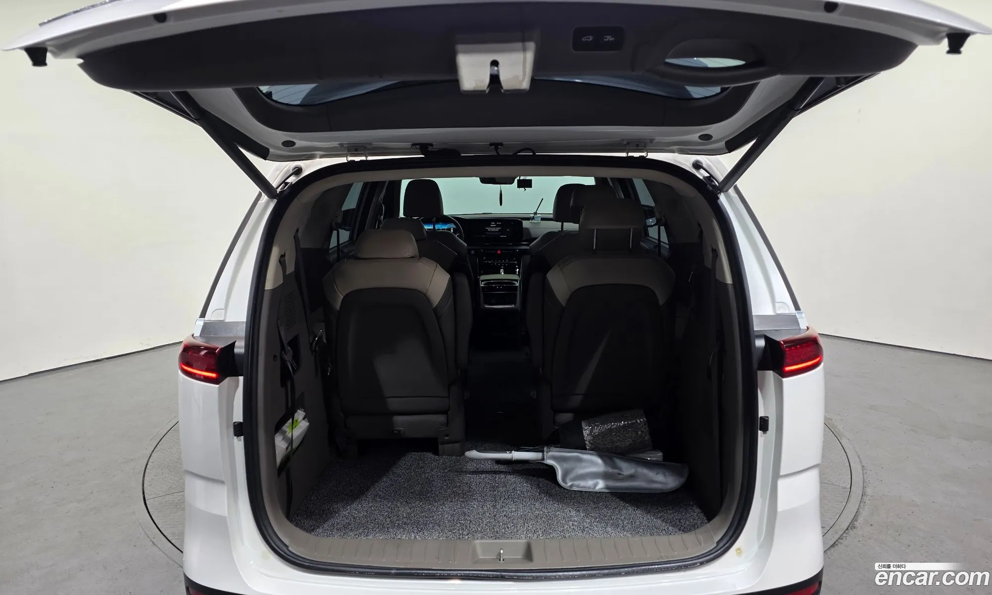 Kia Carnival 2020 KNANE81BBMS029854 — 18