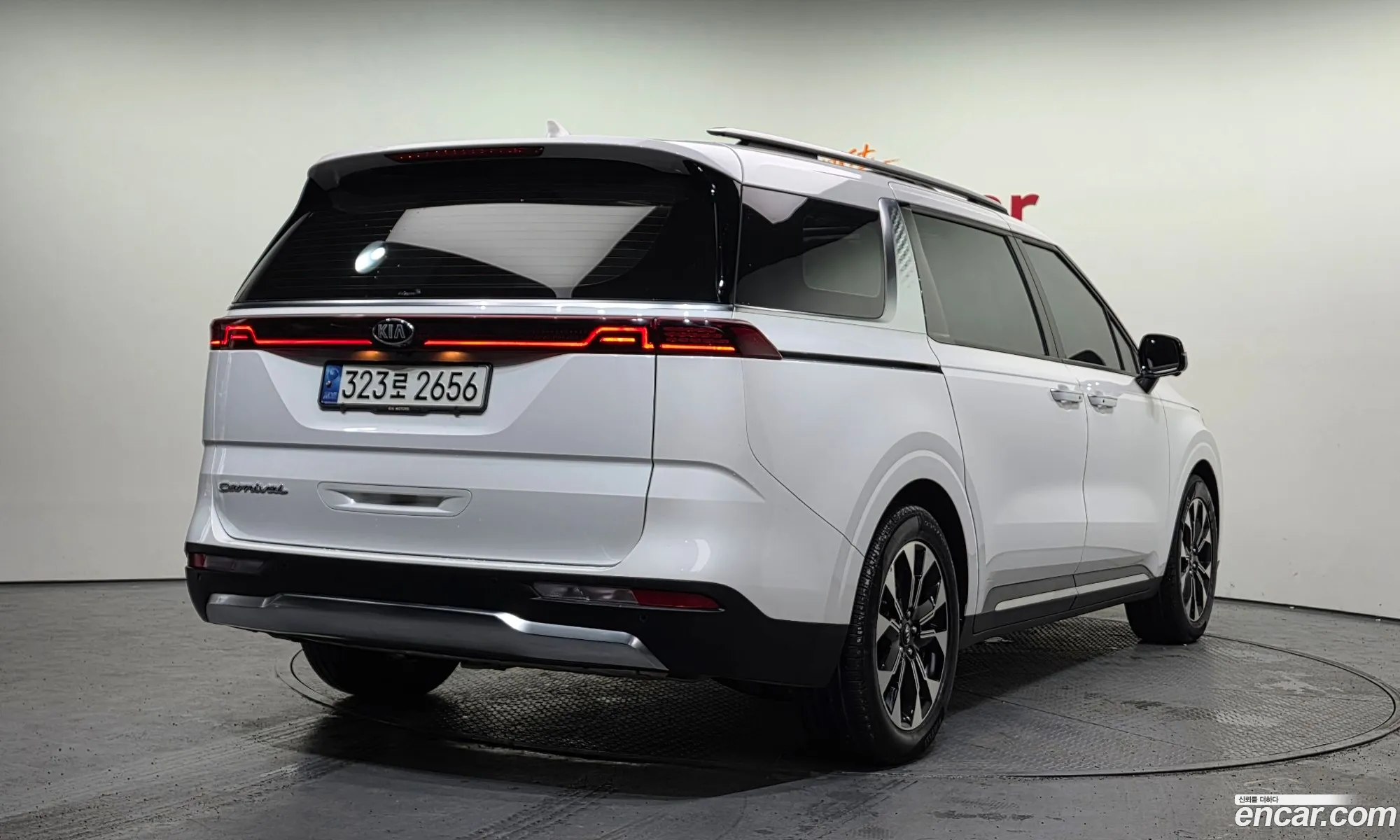 Kia Carnival 2020 KNANE81BBMS029854 — 10