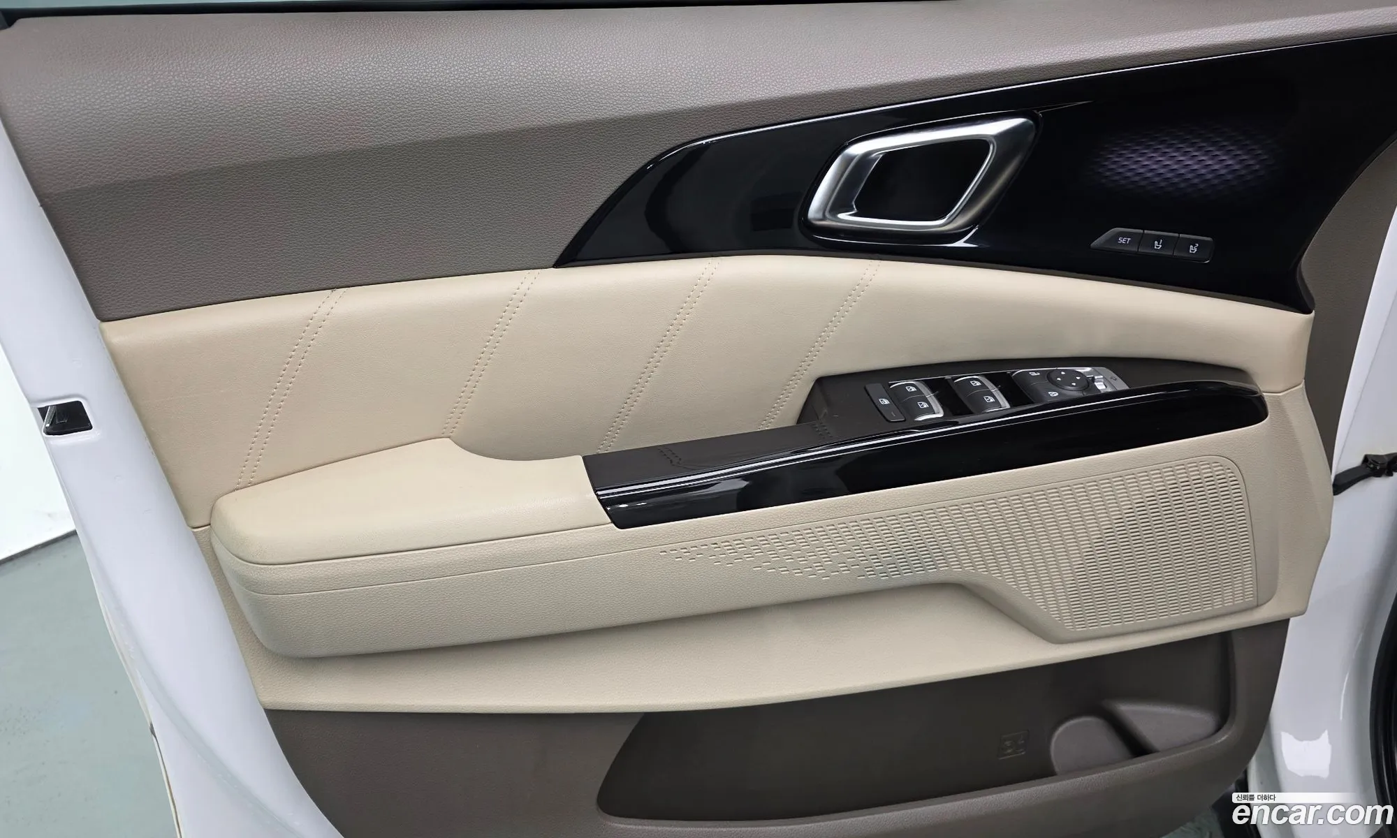 Kia Carnival 2020 KNANE81BBMS029854 — 31