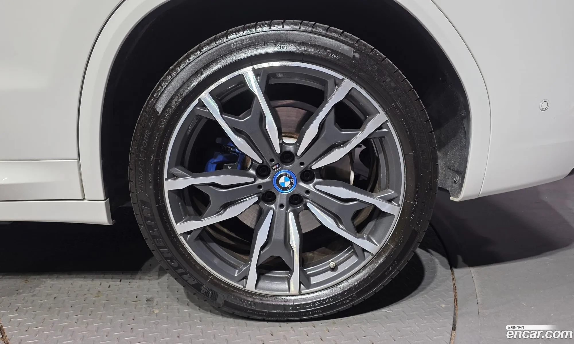 BMW X3 2023 WBA71DP0XP9P82206 — 32