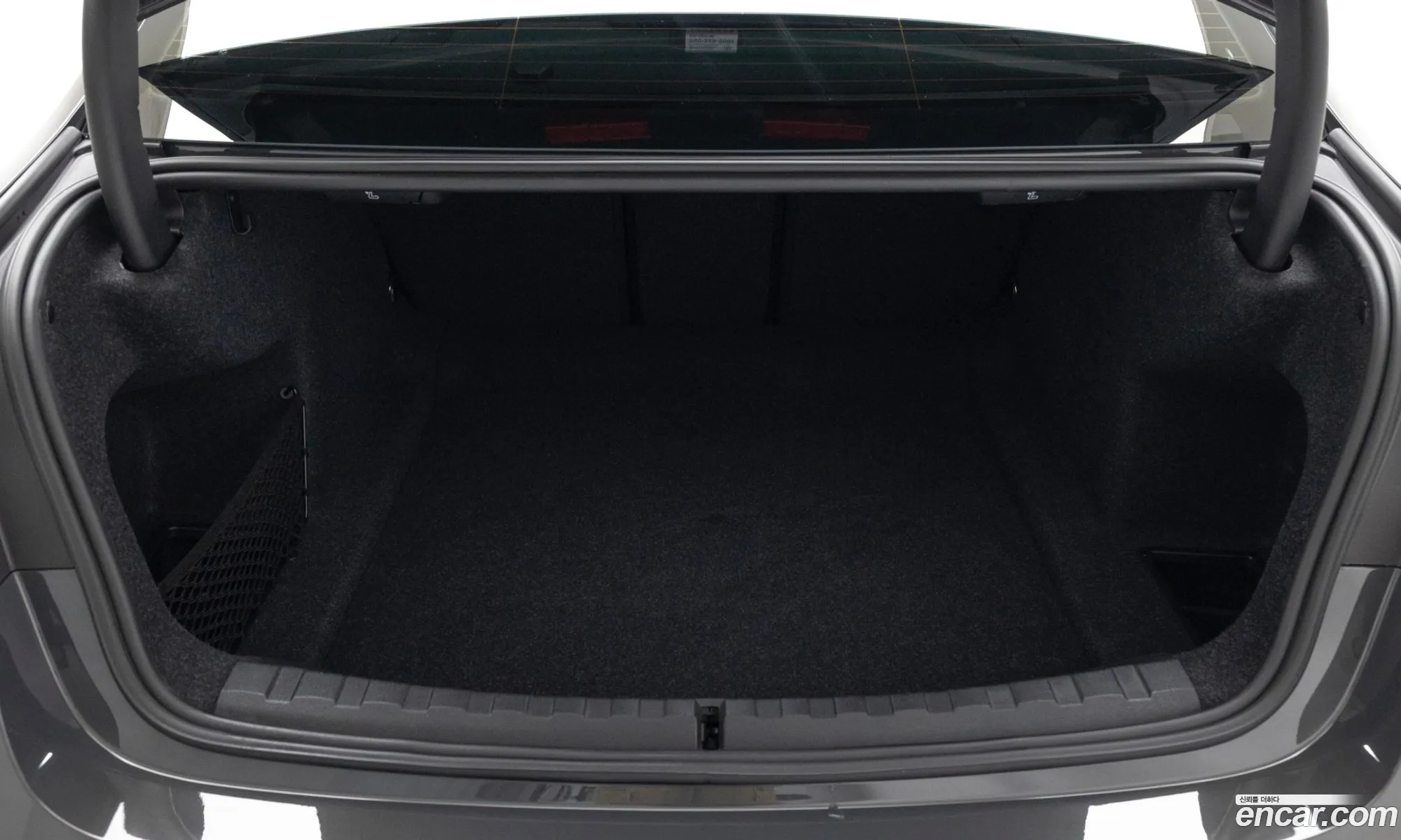 BMW 3 Series 2025 — 3