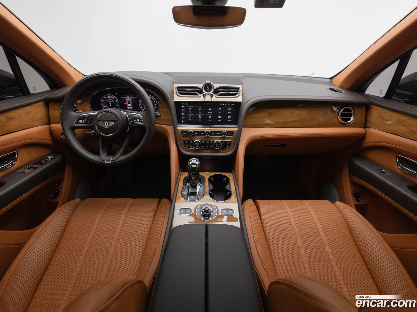 Bentley Bentayga 2025 — 18