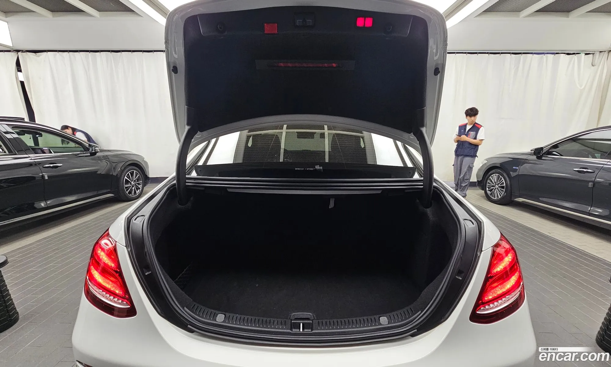 Mercedes-Benz E-Class W213 2020 — 17