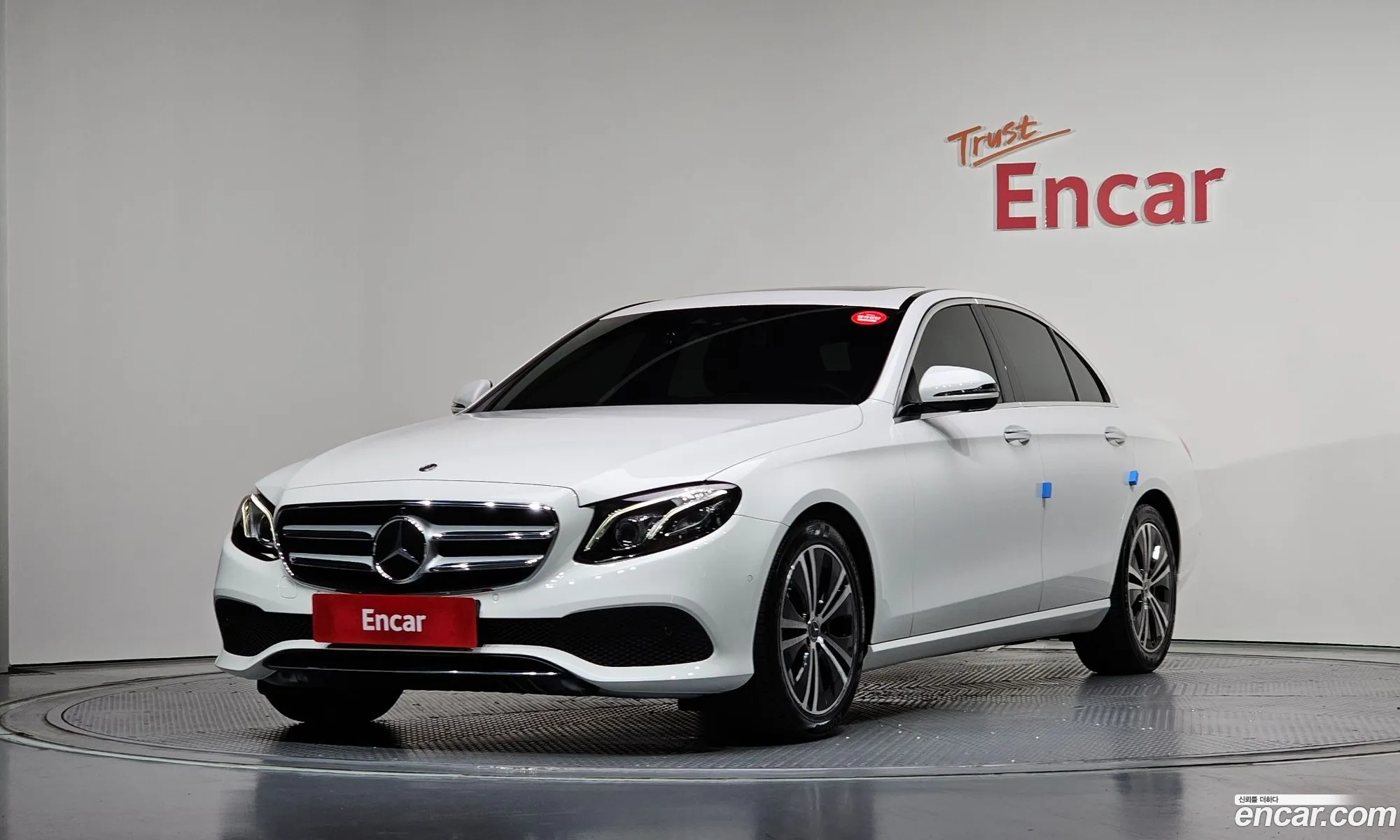 Mercedes-Benz E-Class W213 2020 — 28