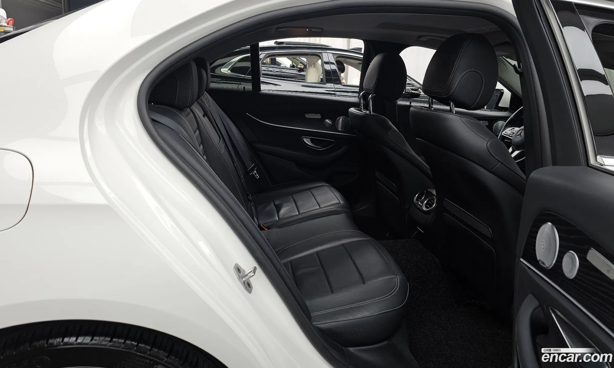 Mercedes-Benz E-Class W213 2020 — 22