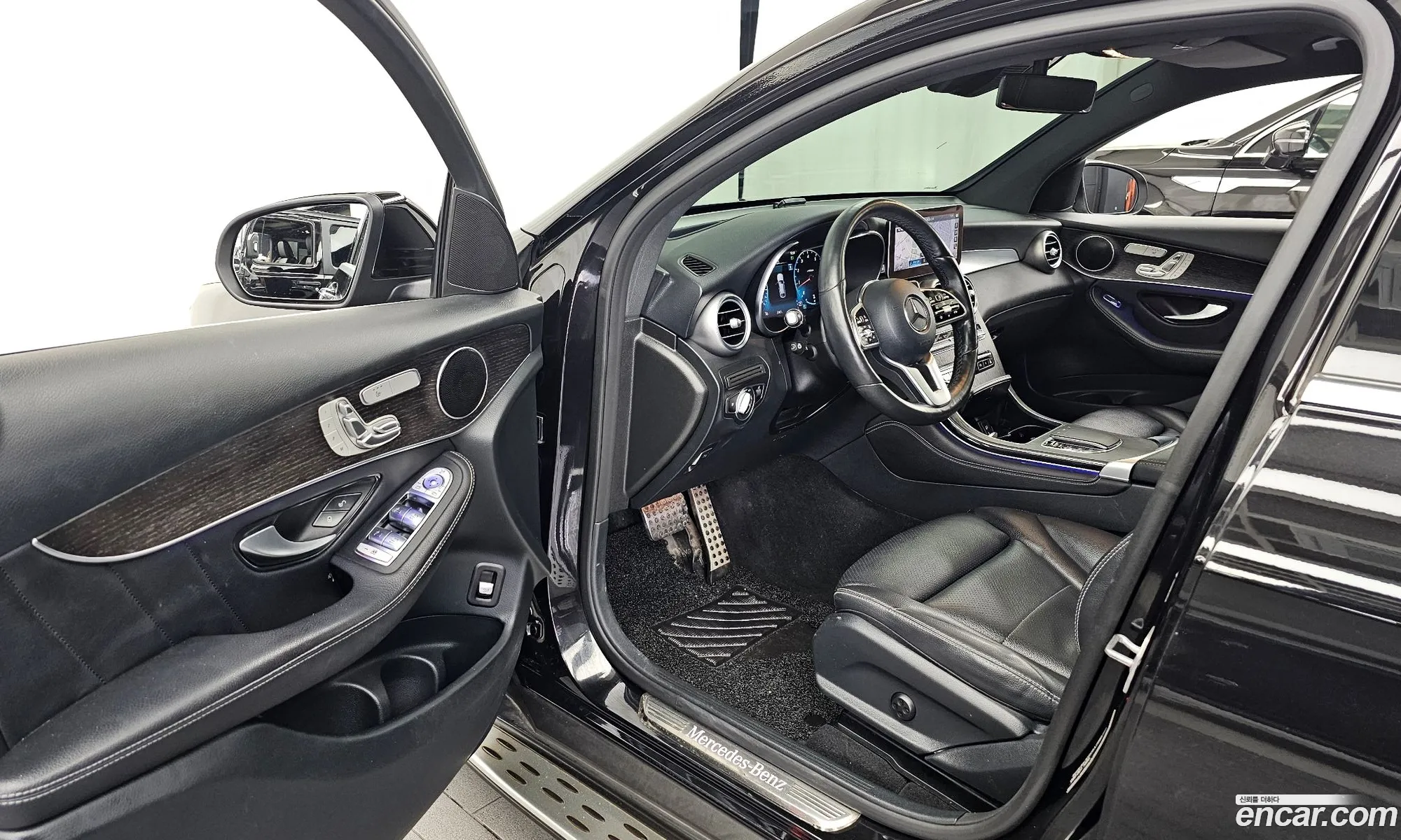 Mercedes-Benz GLC-Class X253 2020 W1N0J8EB0LF765662 — 26