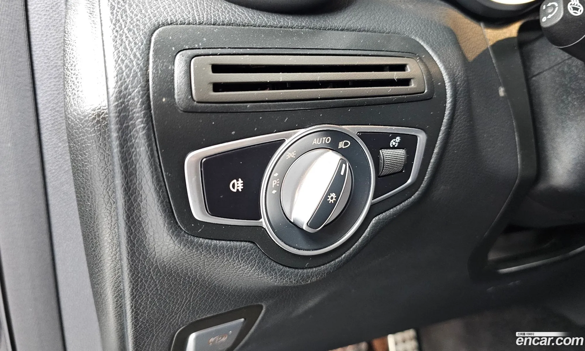 Mercedes-Benz GLC-Class X253 2020 W1N0J8EB0LF765662 — 27