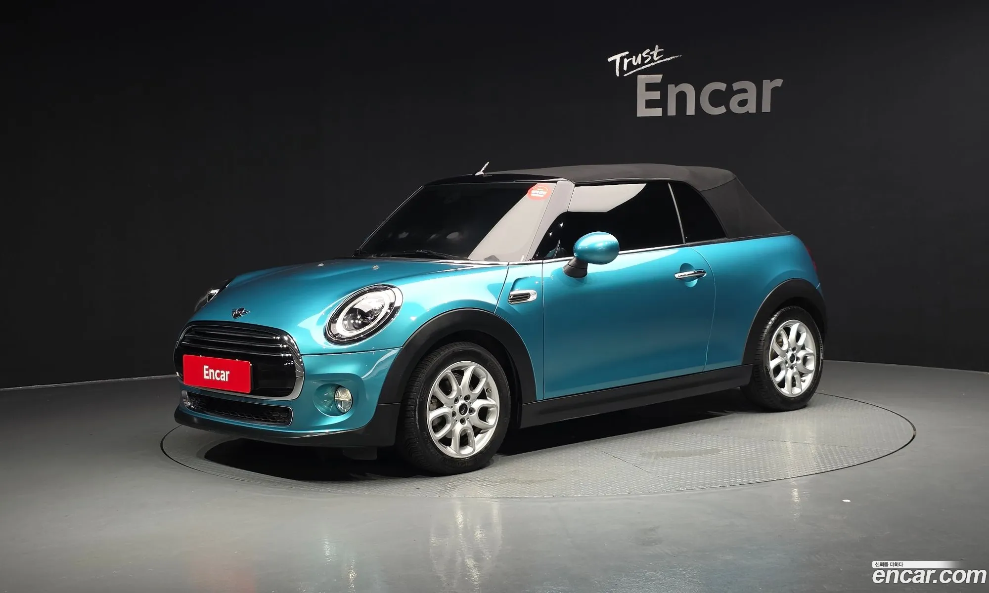 Mini Cooper Convertible 2019 WMWWG5107K3K11311 — 32