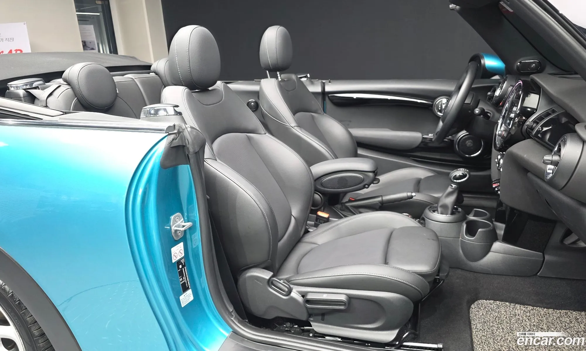 Mini Cooper Convertible 2019 WMWWG5107K3K11311 — 36