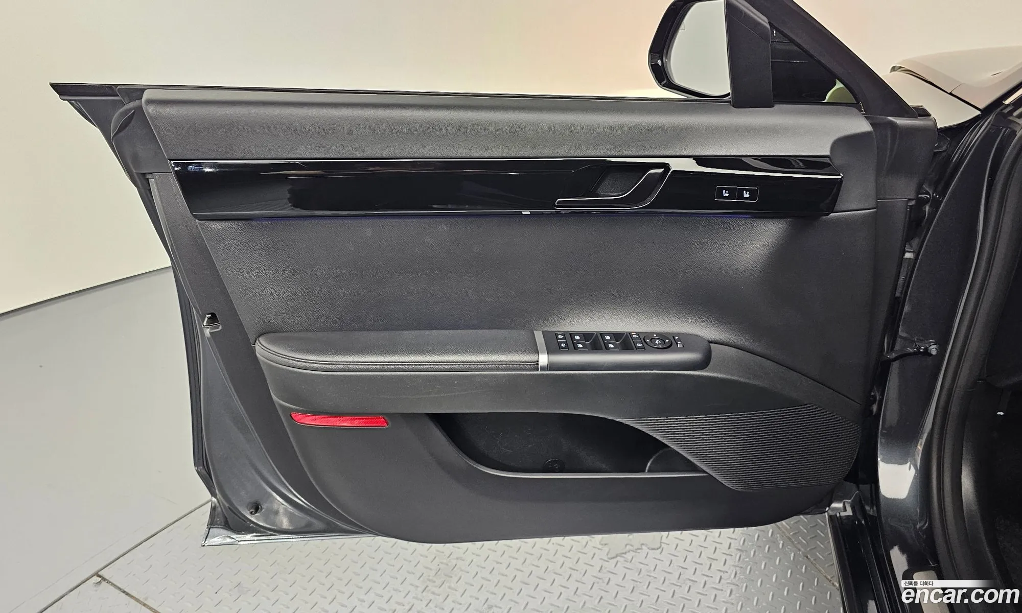 Hyundai Grandeur 2023 — 26