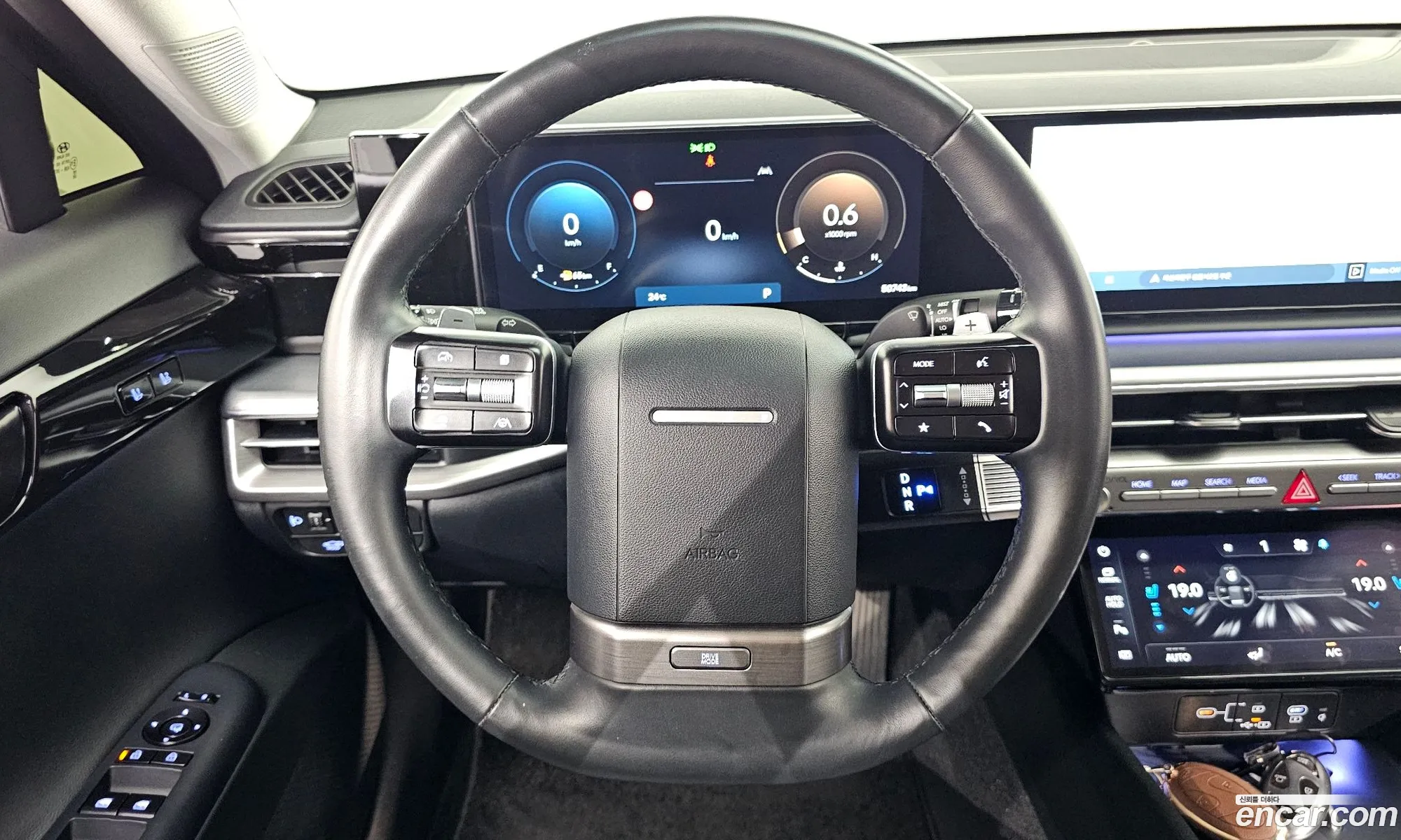 Hyundai Grandeur 2023 — 27