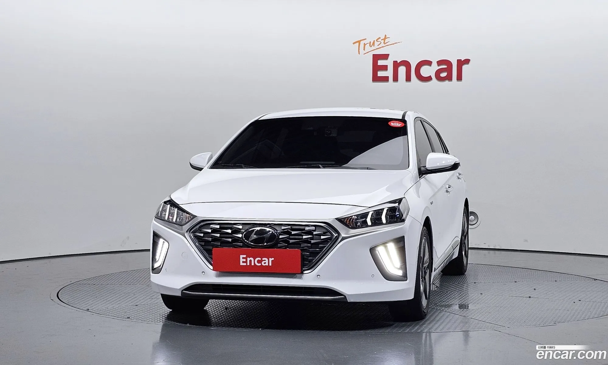 Hyundai Ioniq Hybrid 2020 — 8