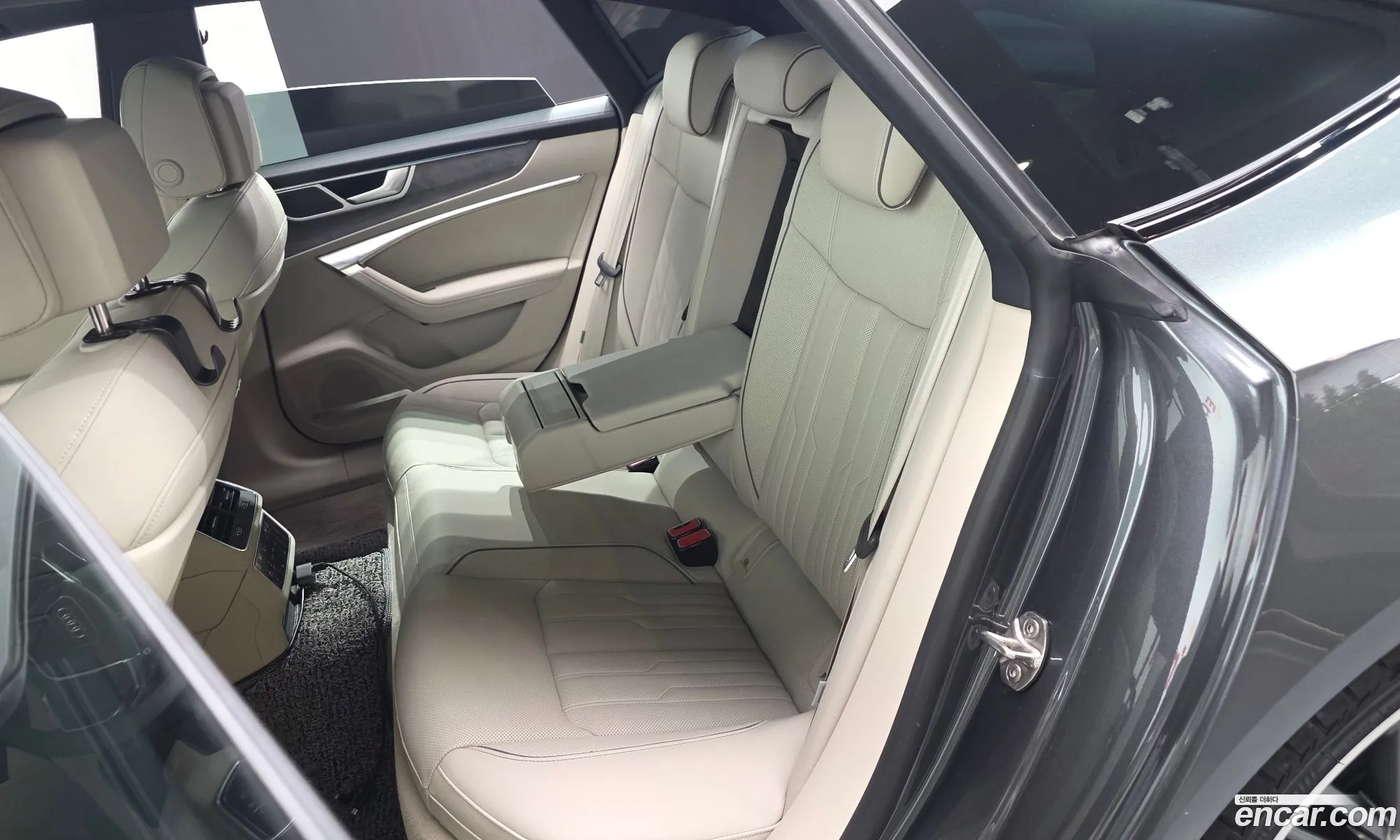 Audi A7 2025 WAUZZZF21SN032064 — 21