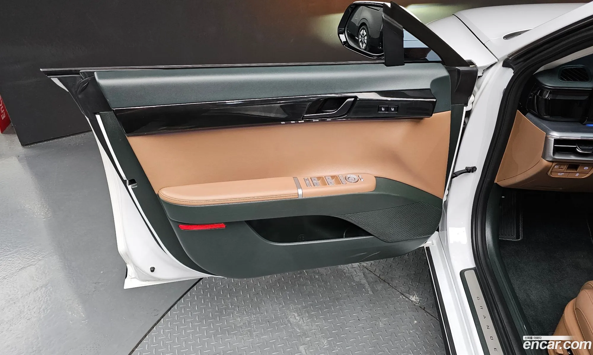 Hyundai Grandeur 2023 — 21