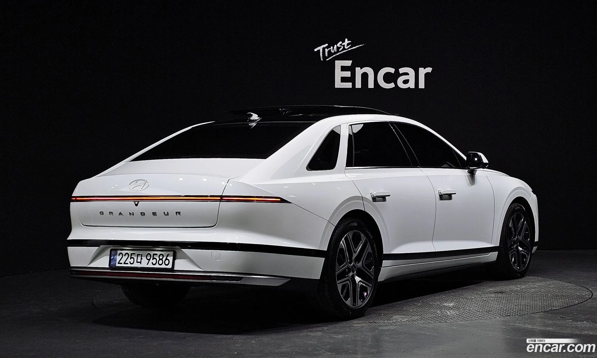Hyundai Grandeur 2023 — 13