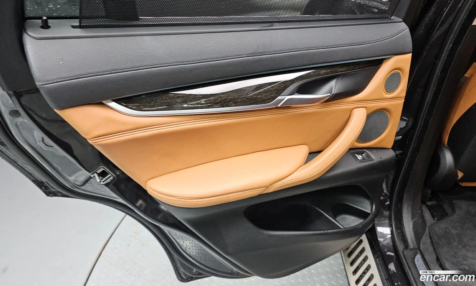 BMW X6 2018 WBAKV2101J0Y40291 — 21