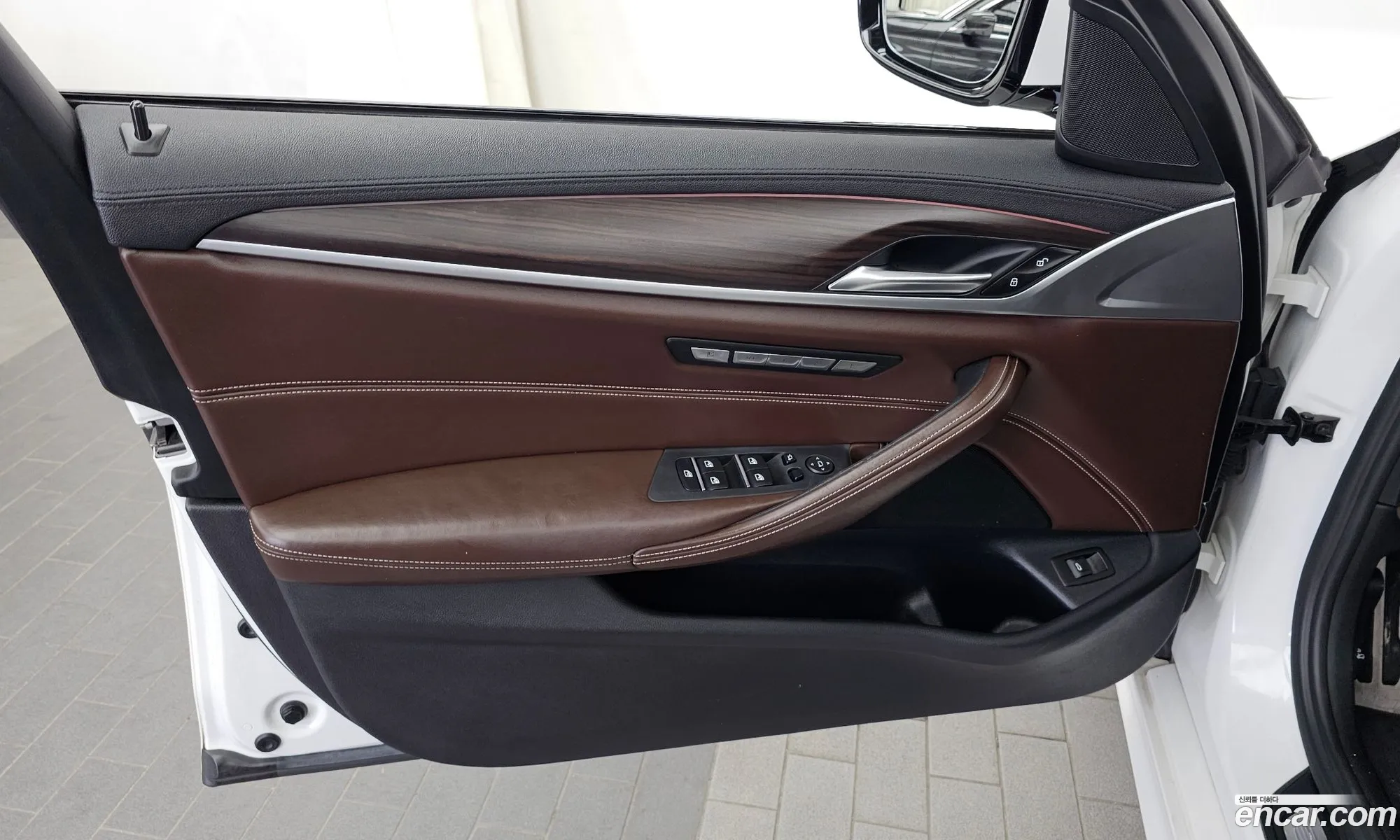 BMW 5 Series 2017 WBAJD310XHG475955 — 17