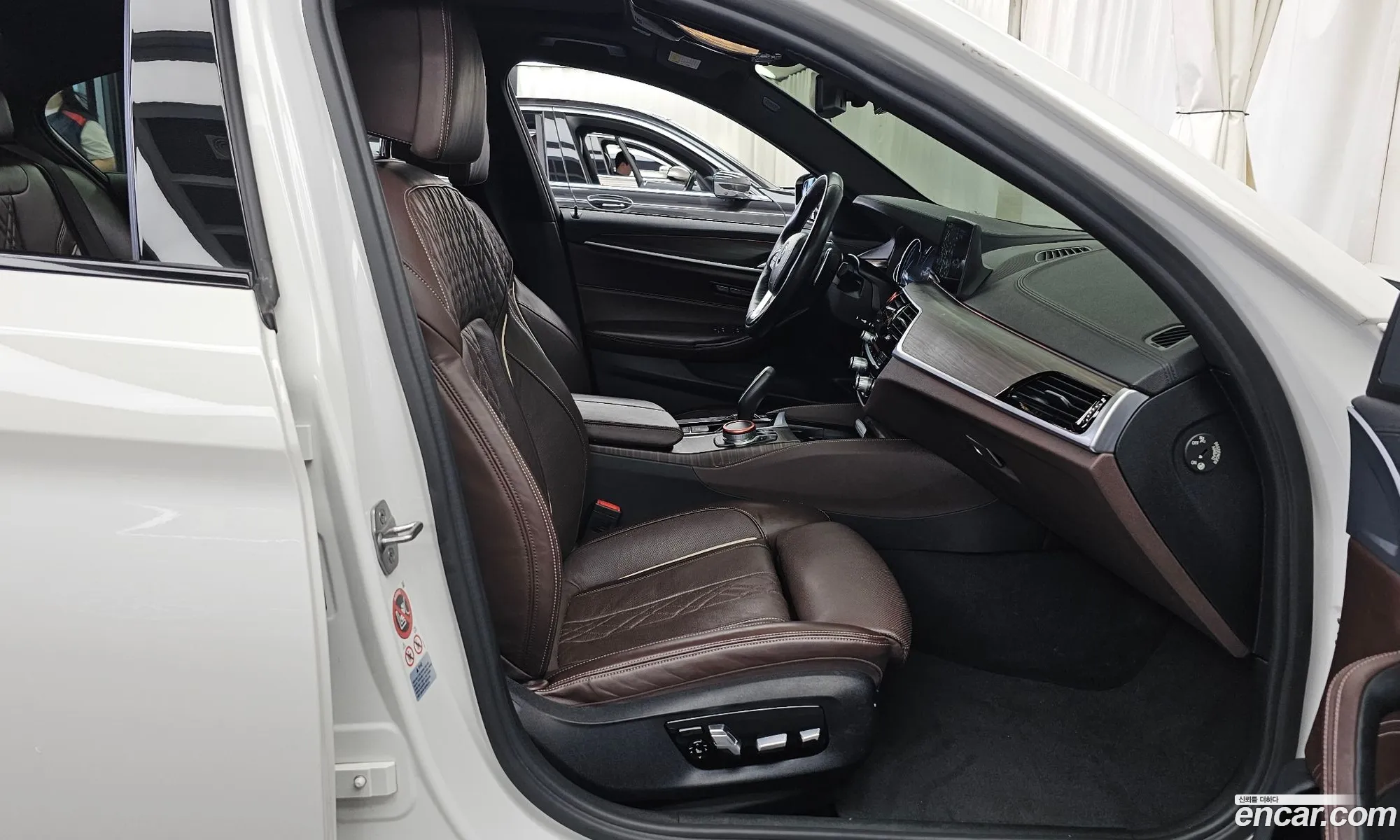 BMW 5 Series 2017 WBAJD310XHG475955 — 12