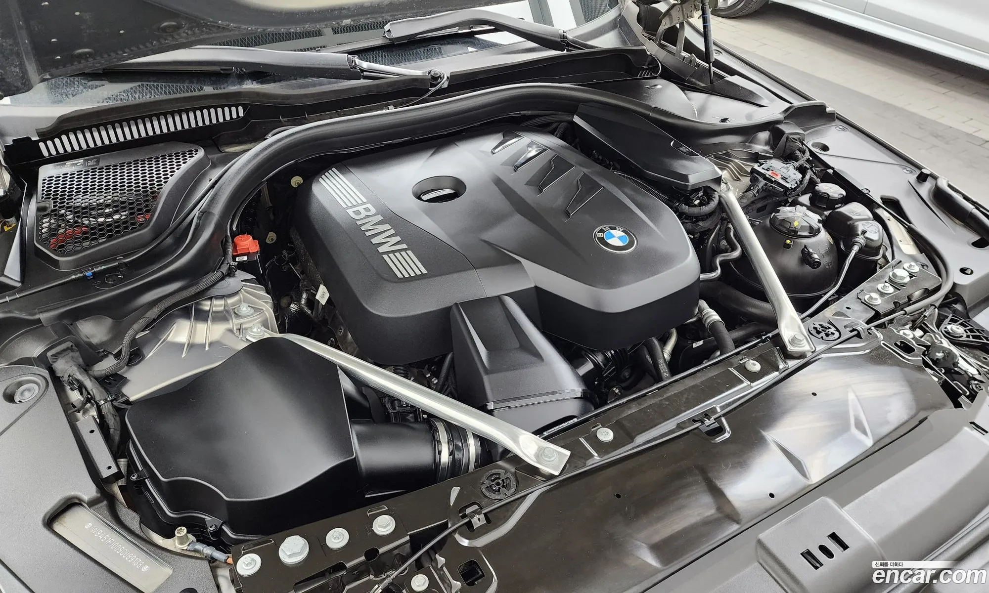 BMW 5 Series 2025 — 28