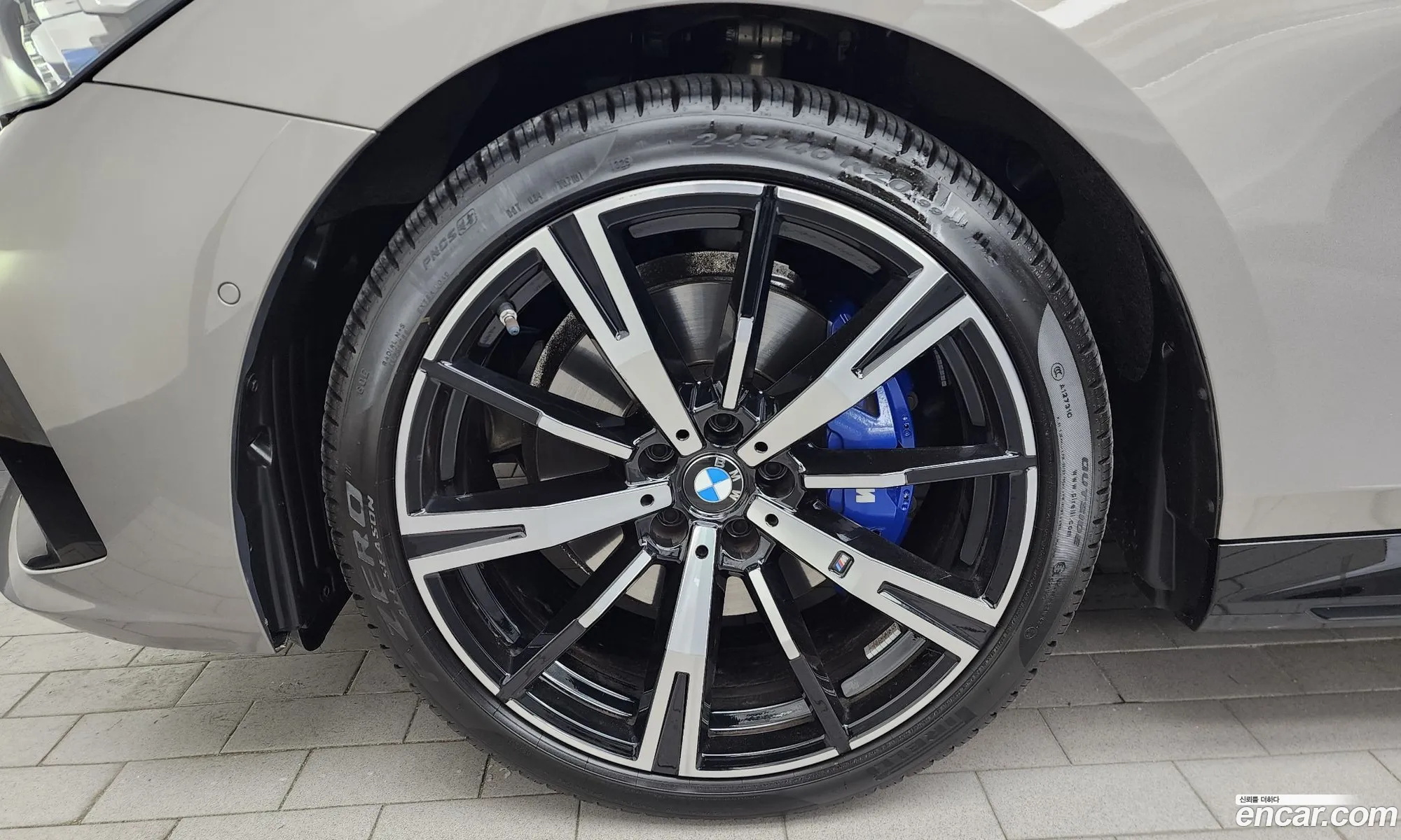 BMW 5 Series 2025 — 9