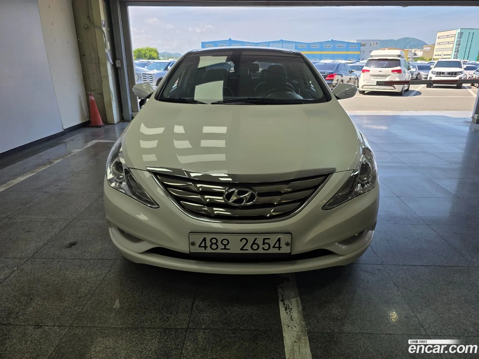 Hyundai YF Sonata 2010 — 2