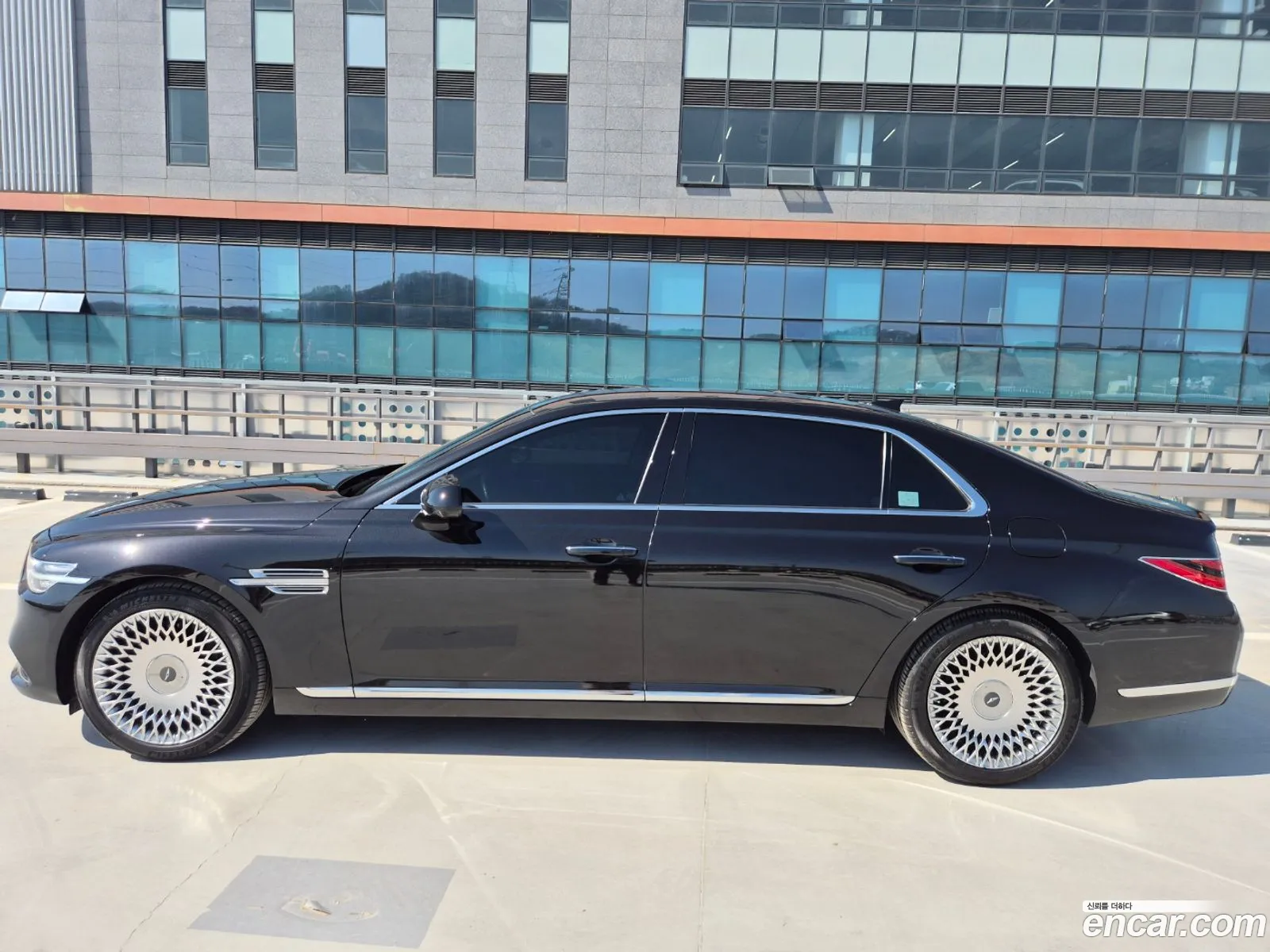 Genesis G90 2019 — 19