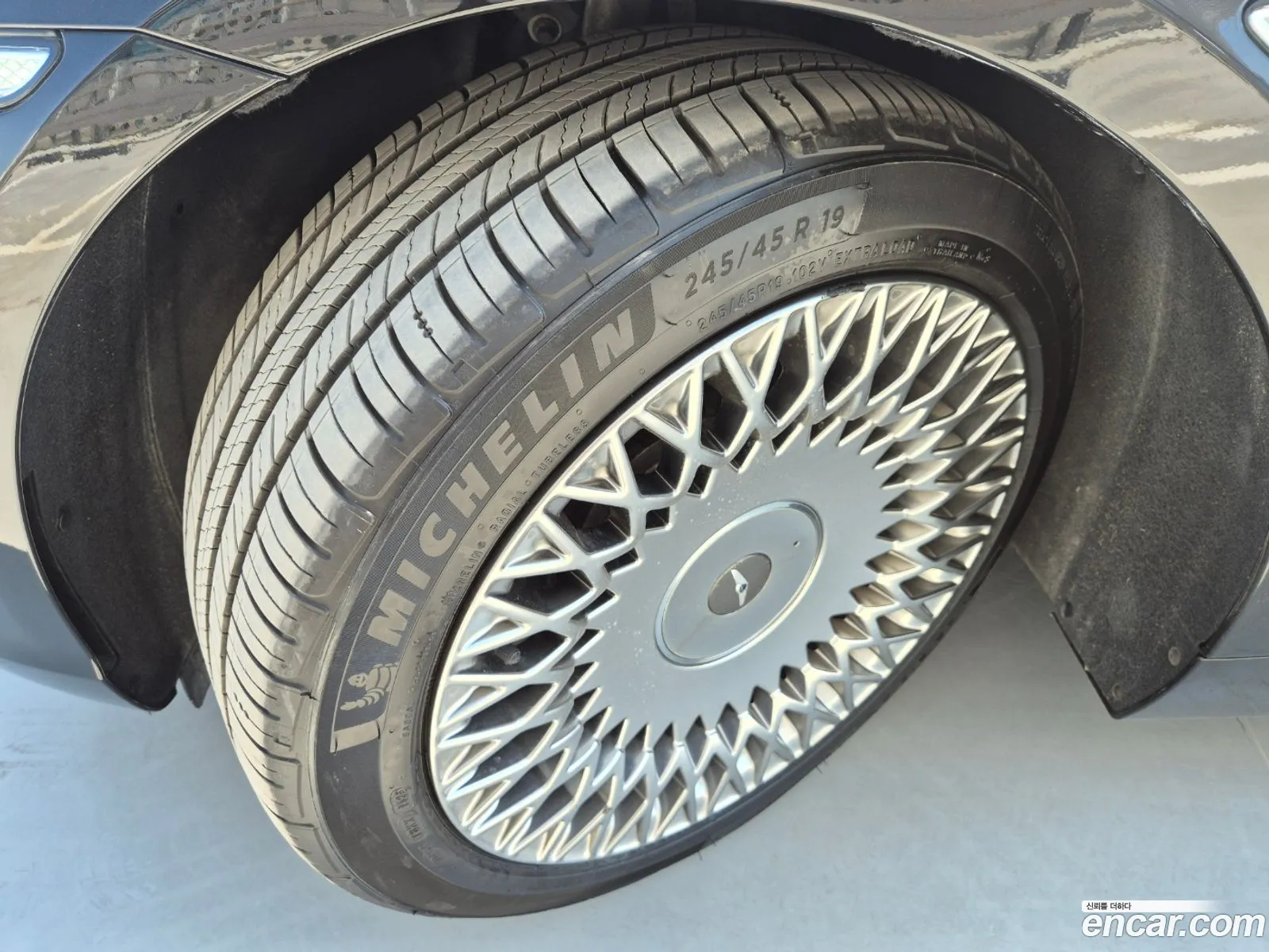 Genesis G90 2019 — 2