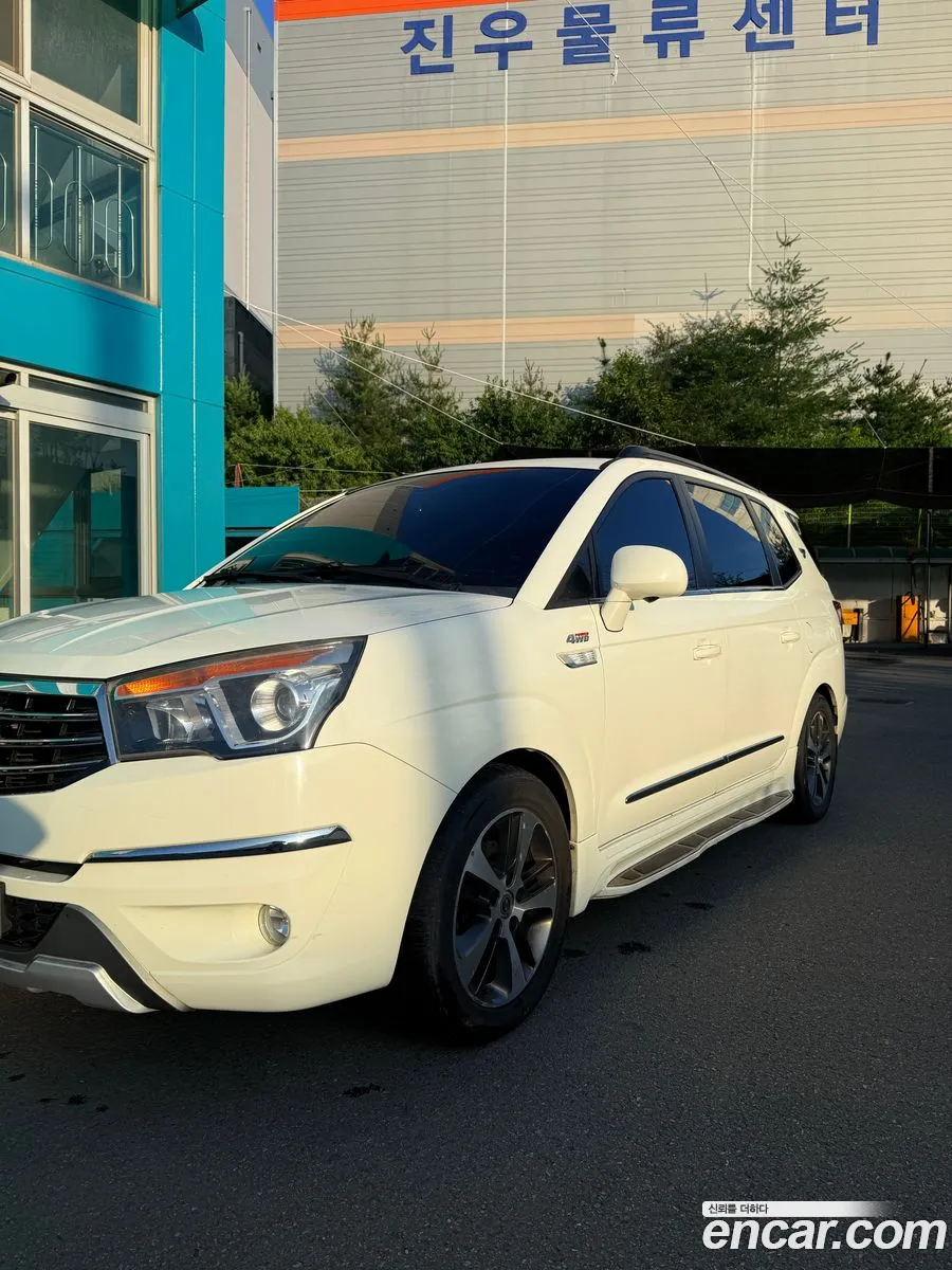 KG Mobility (SsangYong) Korando Turismo 2014 — 9
