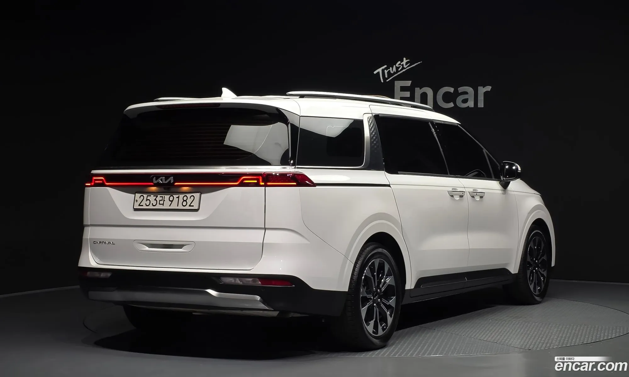 Kia Carnival 2022 — 24