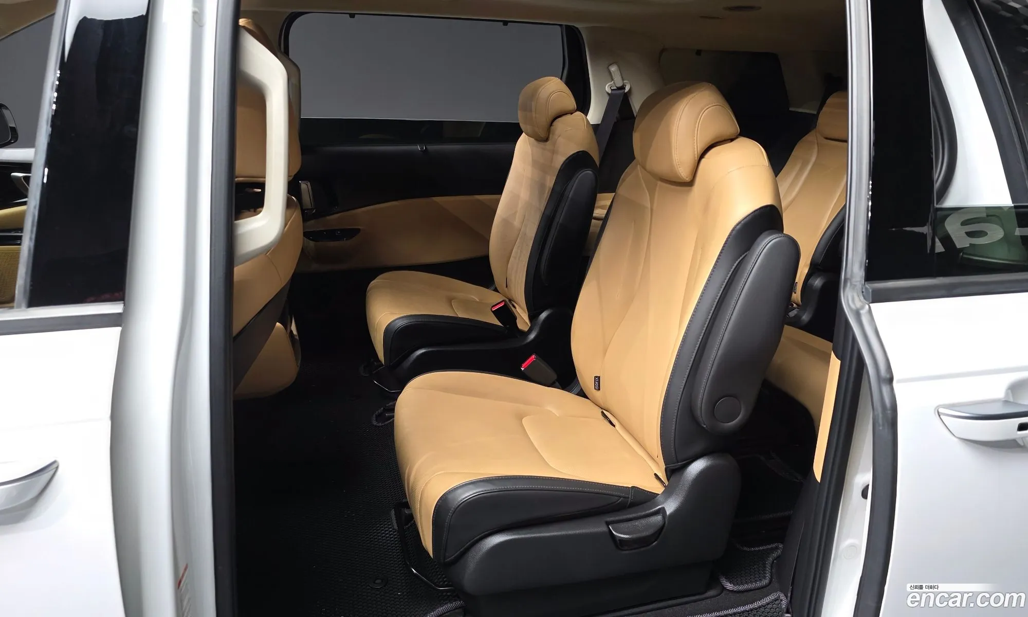Kia Carnival 2022 — 21