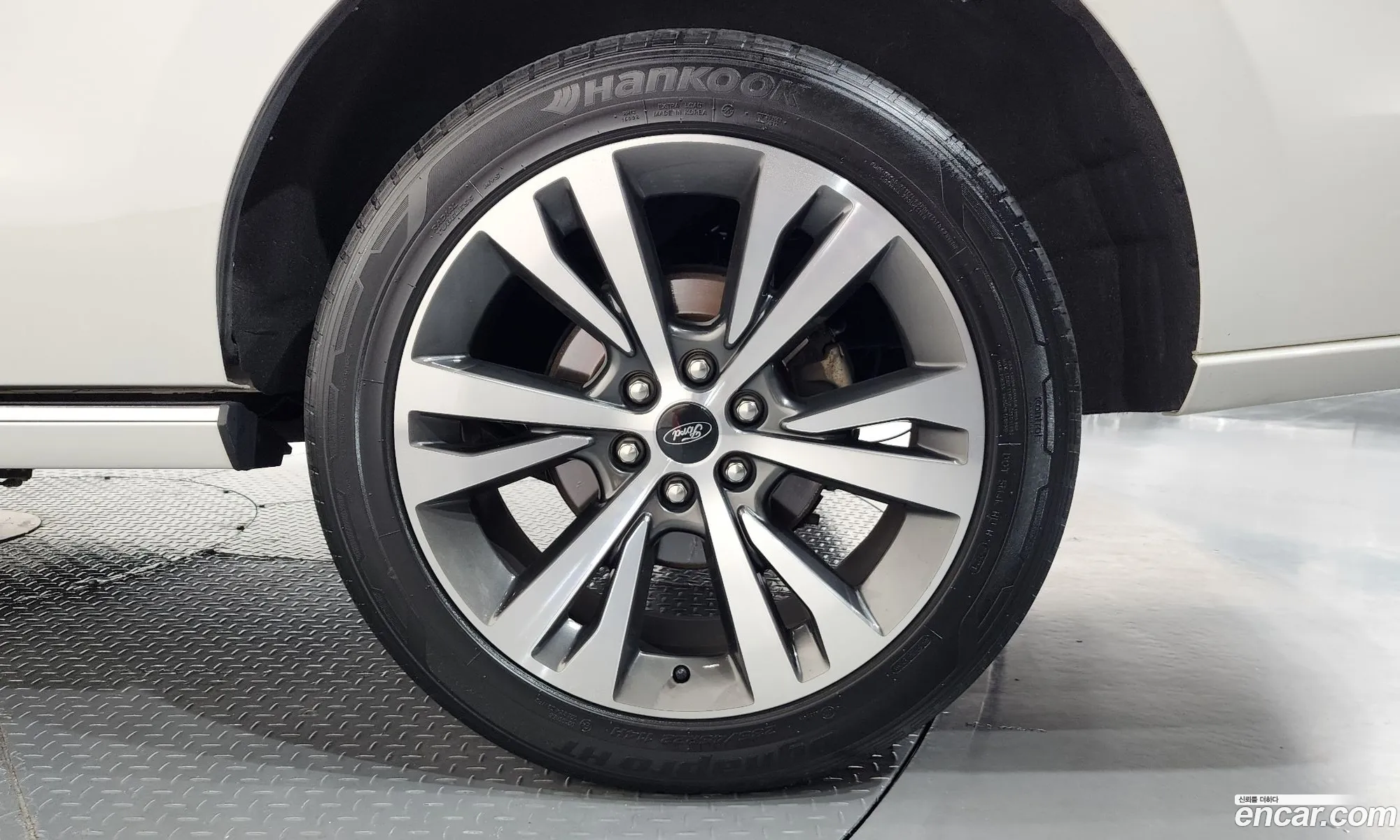 Ford Expedition 2021 1FMJU1MT166161616 — 3