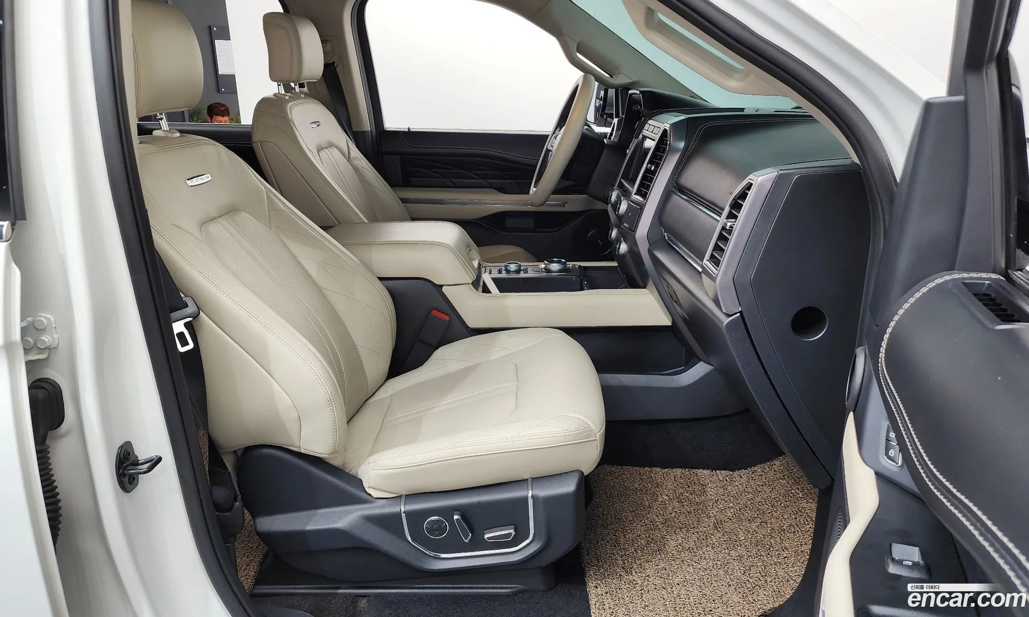 Ford Expedition 2021 1FMJU1MT166161616 — 34