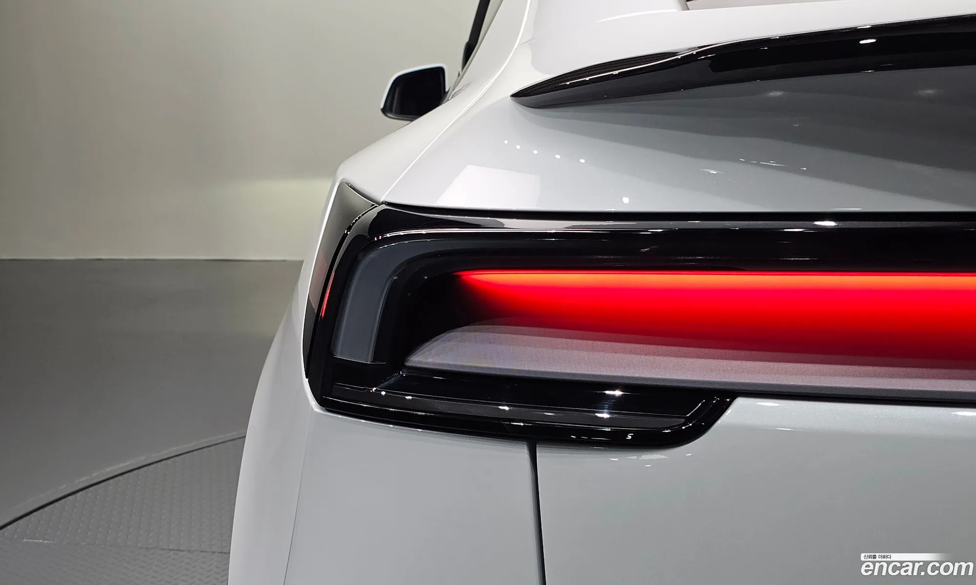 Tesla Model Y 2025 LRWYGCEK5SC064995 — 30