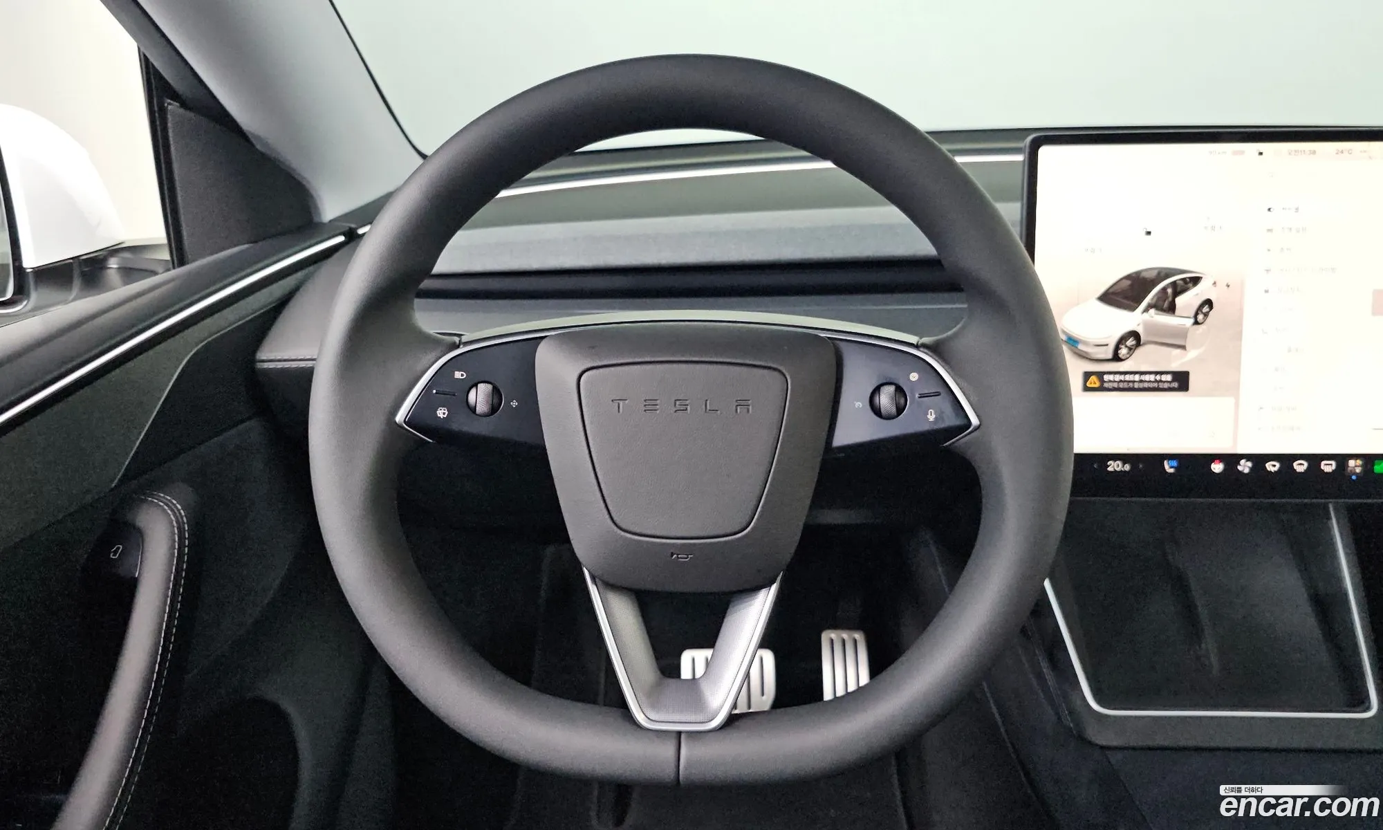 Tesla Model Y 2025 LRWYGCEK5SC064995 — 5