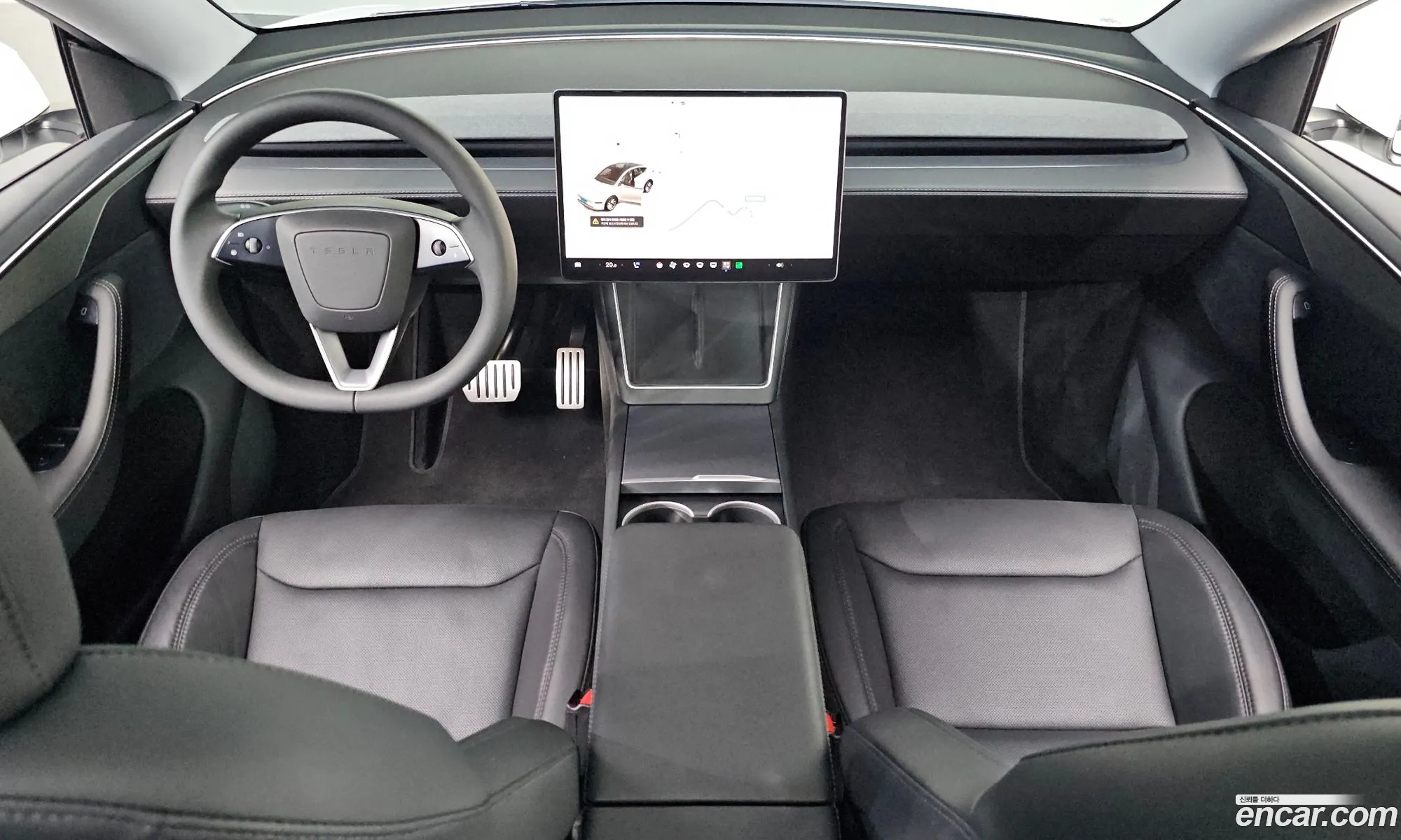 Tesla Model Y 2025 LRWYGCEK5SC064995 — 2