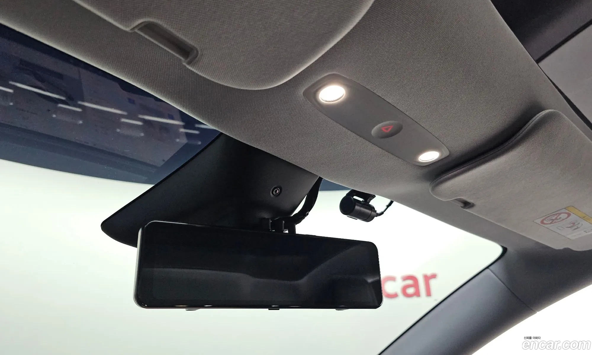Tesla Model Y 2025 LRWYGCEK5SC064995 — 3