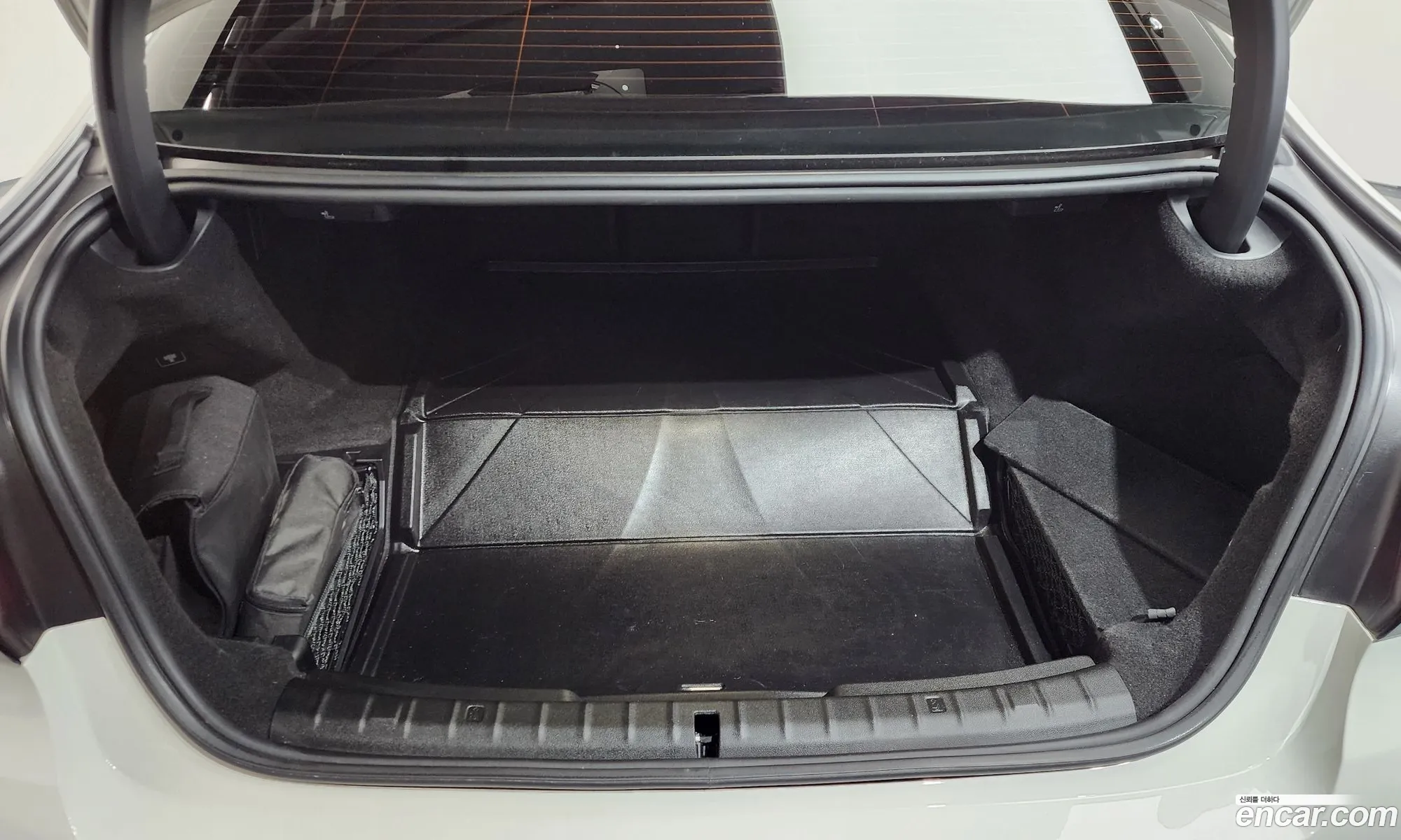 BMW 5 Series 2022 WBA51AG08NCL02587 — 4