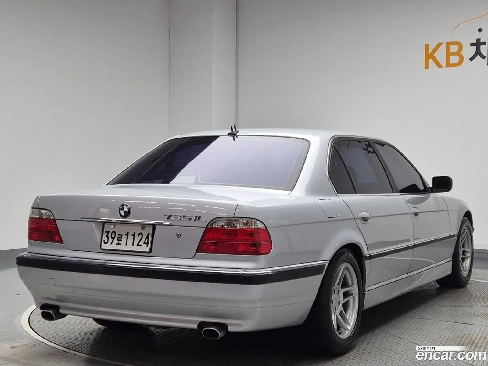 BMW 7 Series 2001 — 7
