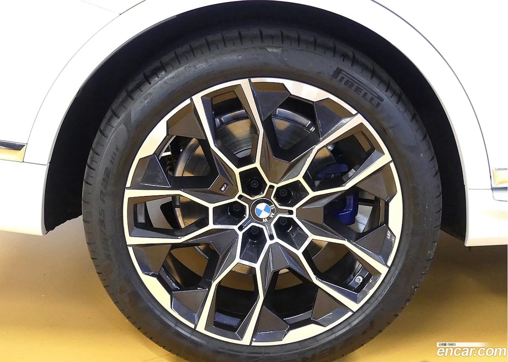 BMW X7 2025 — 18