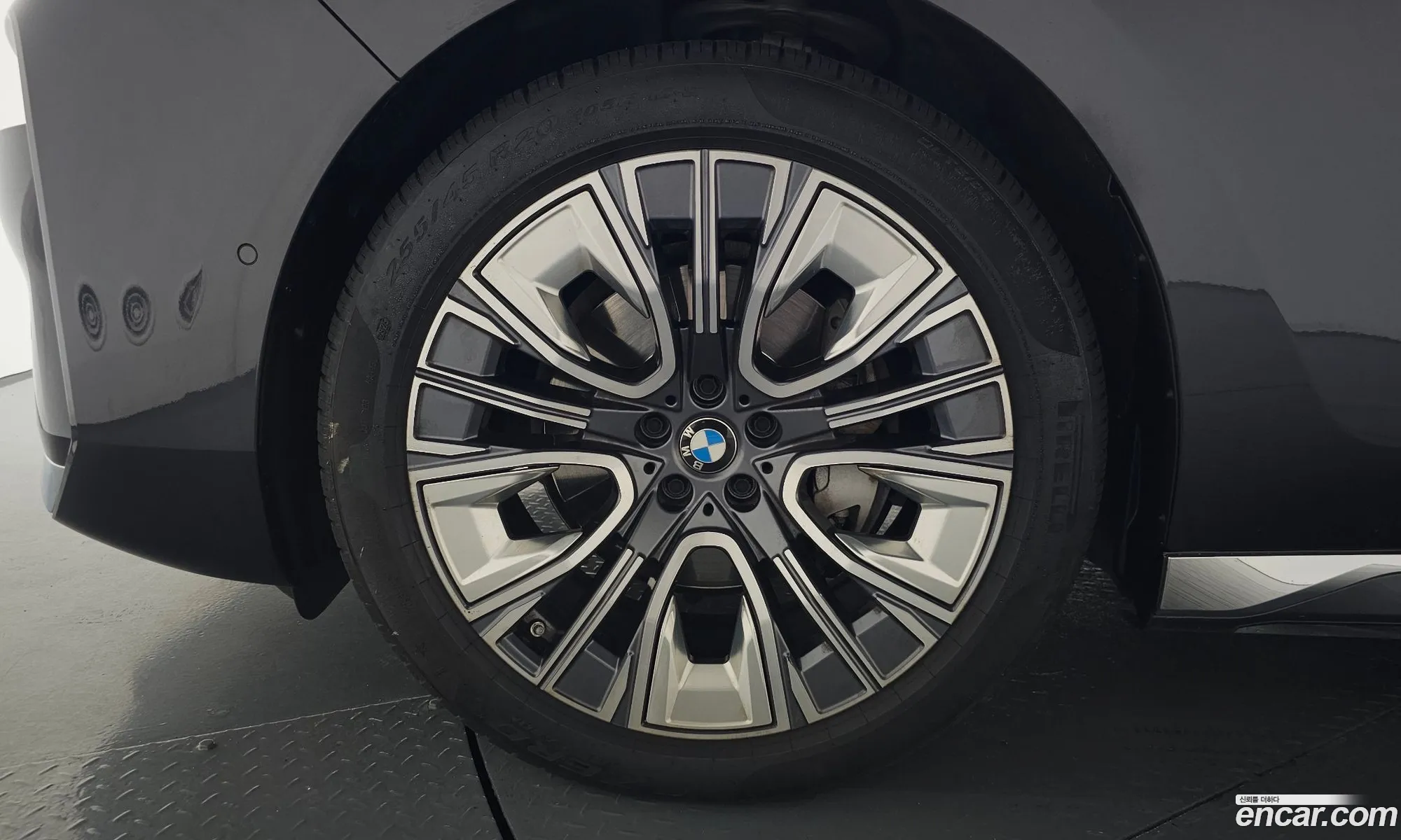 BMW 7 Series 2023 — 38